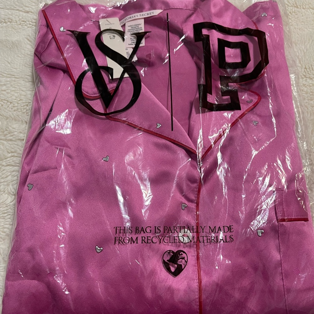 NEW X-LARGE VICTORIA'S SECRET Glazed Satin Dew Drop Heart Pajama Set - Picture 6 of 7